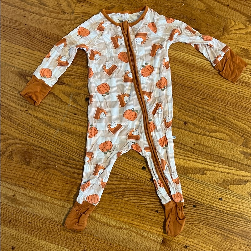 Caden Lane Pumpkin Pie Print Convertible-Double Zip Sleeper